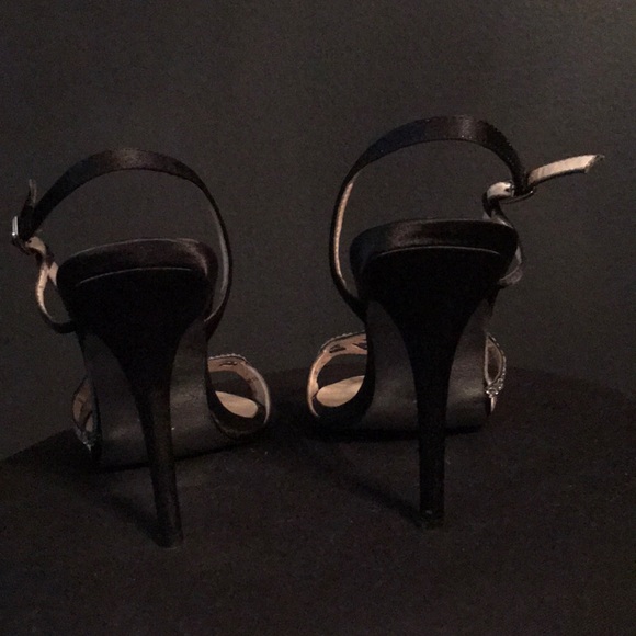 E LIVE FROM THE RED CARPET HEELS - Picture 4 of 7